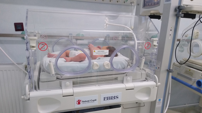 Maternitatea Spitalului Municipal Medgidia, devenită linie COVID-19 pentru regiune, dotată urgent de Salvați Copiii cu sprijinul Libris