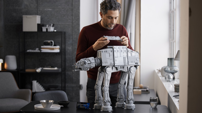 Noul set LEGO® Star Wars™ AT-AT™ se alătură Colecției LEGO Star Wars