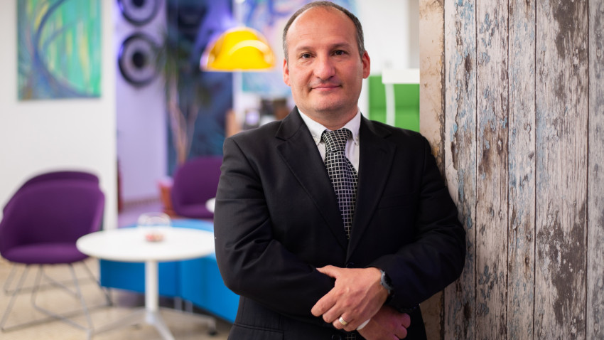 Genesis Property: Un angajat din trei ia în calcul să-și schimbe jobul în 2022 din motive legate de birou și de modelul de lucru din companie