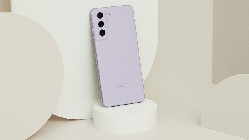 Samsung lansează Galaxy S21 FE 5G, un smartphone premium conceput pentru fani