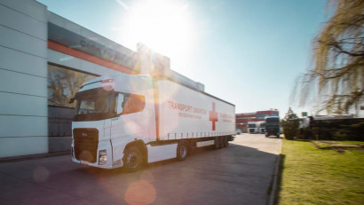 Cefin Trucks, Profi Rom&acirc;nia şi UiPath Foundation&nbsp;au achiziționat pentru Crucea Roșie Rom&acirc;nă un camion și două semiremorci de mare capacitate