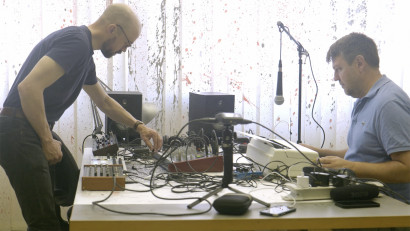 Ignacio Uriarte transformă mașini de scris &icirc;n instrumente muzicale &icirc;ntr-un performance cu Timm Brockmann