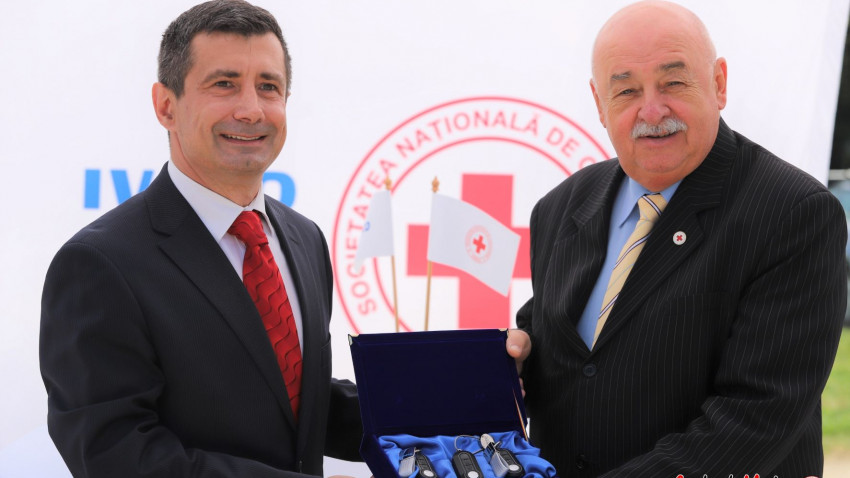 IVECO a donat Crucii Roșii Române trei vehicule în valoare de 150 de mii de euro