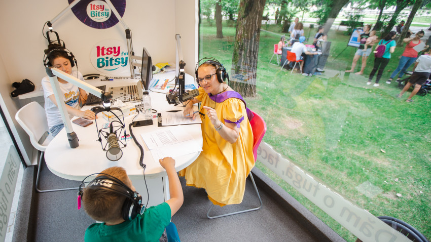 Vara aceasta, copiii învață gratuit jurnalism la Radio Boot Camp