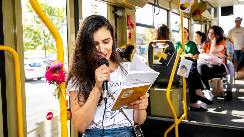 Poezia e în tramvai