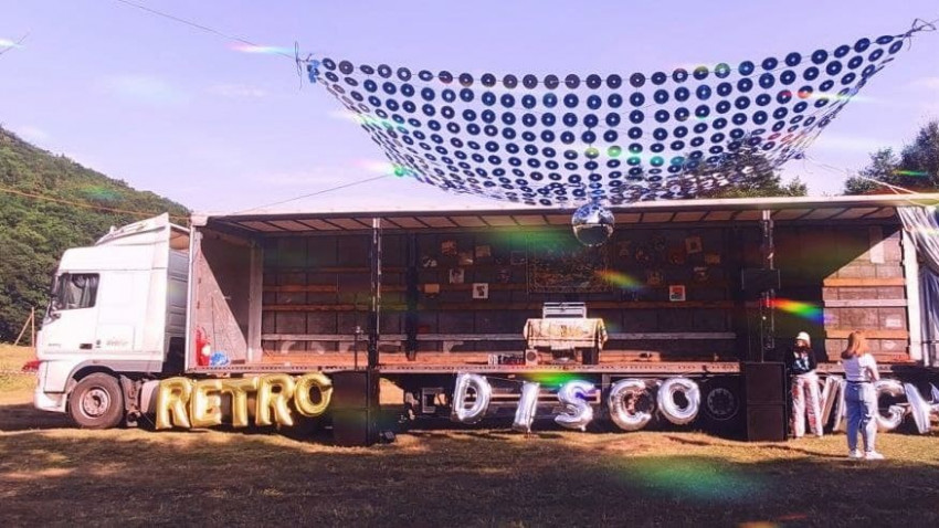 Asociația NOI – Dezvoltare, Progres, Comunitate te invită la Retro Disco Night