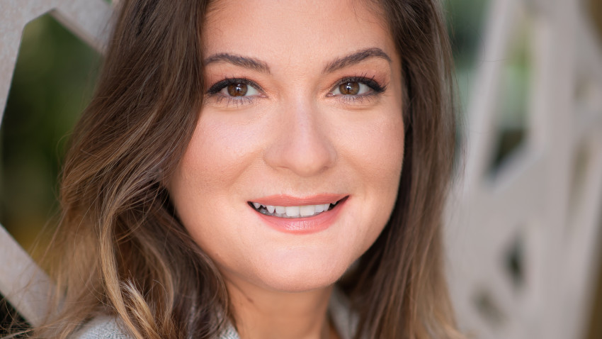 Colliers: Boom-ul comerțului electronic încetinește, un semnal clar al unui consumator mai cumpătat în marile orașe, unde sunt înregistrate majoritatea achizițiilor online. În formatele tradiționale, discounterii câștigă și mai multă cotă de piață