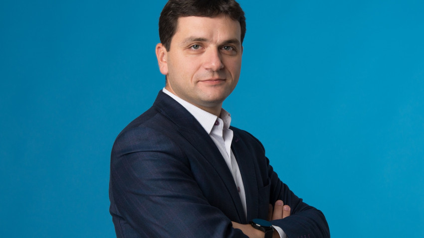 Peste 900 de instituții publice și companii din România, digitalizate prin aplicația de e-Guvernare Regista