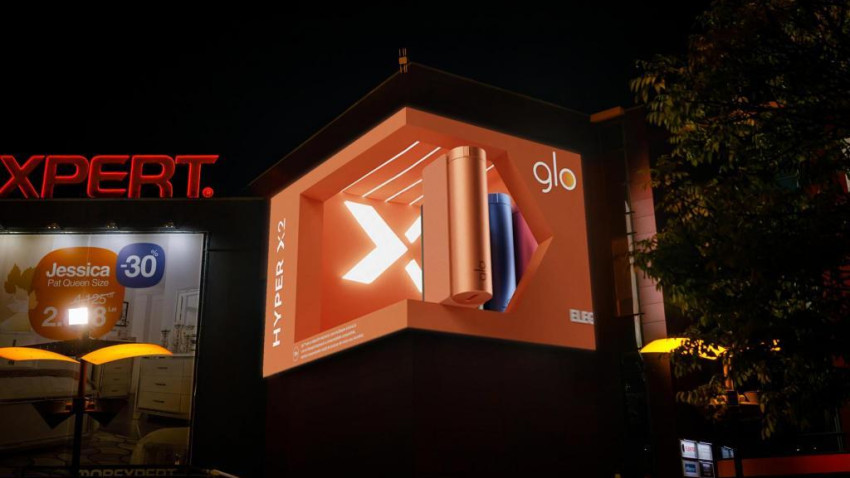 glo™ dezvăluie noul dispozitiv hyper X2 într-o nouă dimensiune, în prima activare 3D pe un billboard digital din România