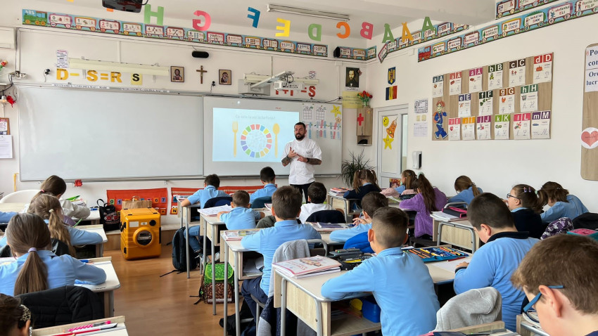 Electrolux continuă demersurile de promovare a educației alimentare sustenabile în școlile din România și pentru al doilea an consecutiv susține împreună cu AIESEC programul Food Heroes