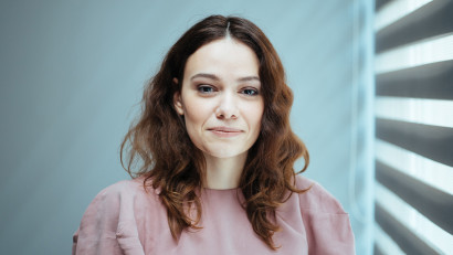 [Refresh creativ] Roxana Niță: Noua generație de directori de creație e mai empatică și mai responsabilă, s-au domolit rolurile de mici dictatori care nu respectă viața personală a angajaților