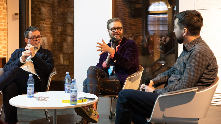 Crește interesul pentru investițiile în arta contemporană: sute de participanți prezenți la întâlnirea cu autorul lucrării de artă a secolului XXI, Ragnar Kjartansson, la București