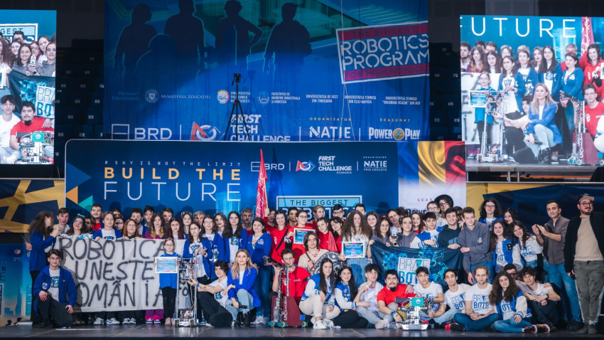 Echipele care ne reprezintă țara la Campionatul Mondial de Robotică din SUA. România este campioana en-titre 