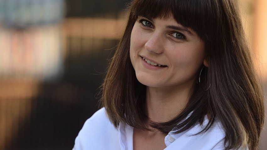 Analiză BestJobs: Abilitățile native și stabilitatea diferențiază profilul candidatului feminin de cel masculin pe piața locală a muncii