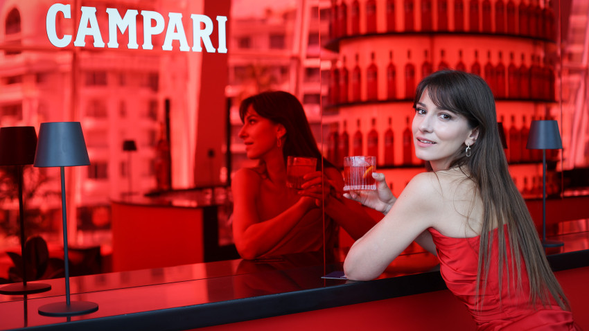 Campari și Dana Rogoz au celebrat creații de neuitat la cea de-a 76-a ediție a Festivalului de la Cannes
