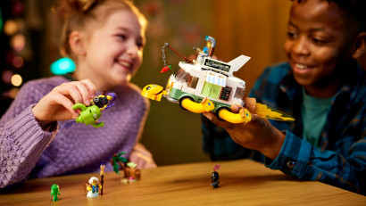 Apel către visători: Grupul LEGO aduce la viață puterea nelimitată a viselor de a stimula creativitatea copiilor, prin noua temă LEGO&reg;&nbsp;DREAMZzz&trade;