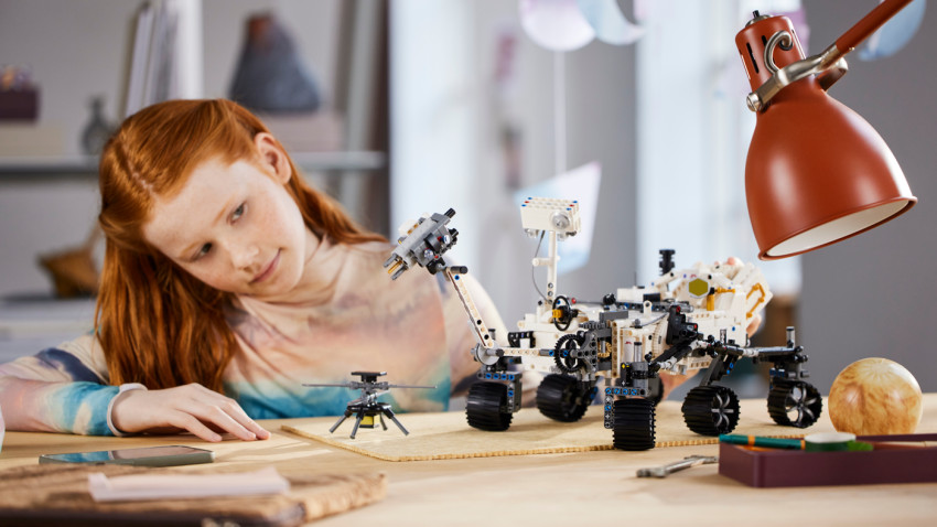 Dezvoltă viitorii ingineri: Setul LEGO® Technic™ cu tematică spațială îi va încuraja pe fani să țintească spre stele