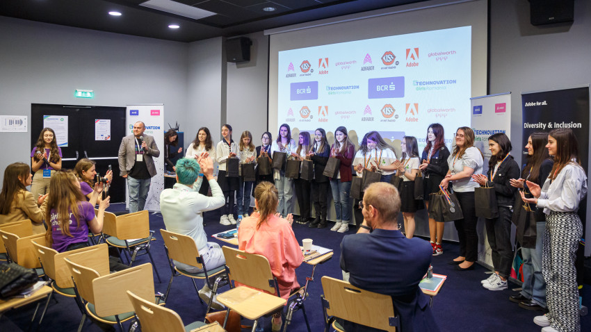 Lider la feminin. Elevele din România schimbă lumea cu ajutorul tehnologiei la cea de-a șasea ediție a competiției Technovation Girls