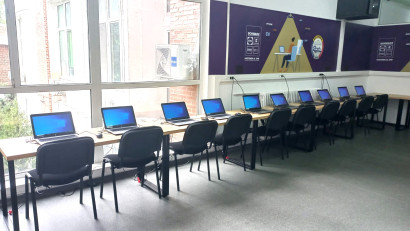 Schwarz Global Services reamenajează și dotează cu echipamente performante unul dintre laboratorele din cadrul Universității POLITEHNICA din București, Facultatea de Automatică si Calculatoare