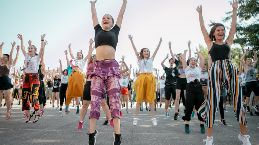 Ideo Ideis Festivalul #18: artiștii care au acceptat provocarea de a redesena lumea, devenind traineri și mentori ai trupelor de teatru de liceeni