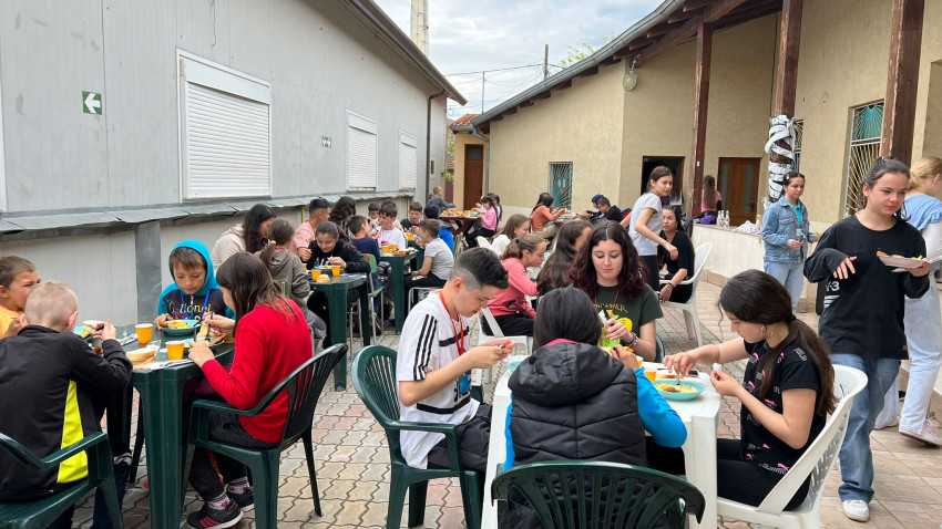 Metropolitan Life susține cu suma de 25.000 euro proiectul ”Prânzul Comunitar” și se alătură Asociației Copii pentru Viitor într-un proiect de educație și activare comunitară pentru copiii și adolescenții din medii dezavantajate