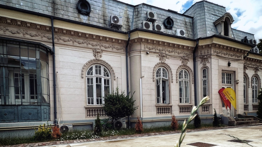 O vilă monument istoric de secol XIX din centrul capitalei se vinde cu 900.000 de euro pe platforma de imobiliare Storia.ro