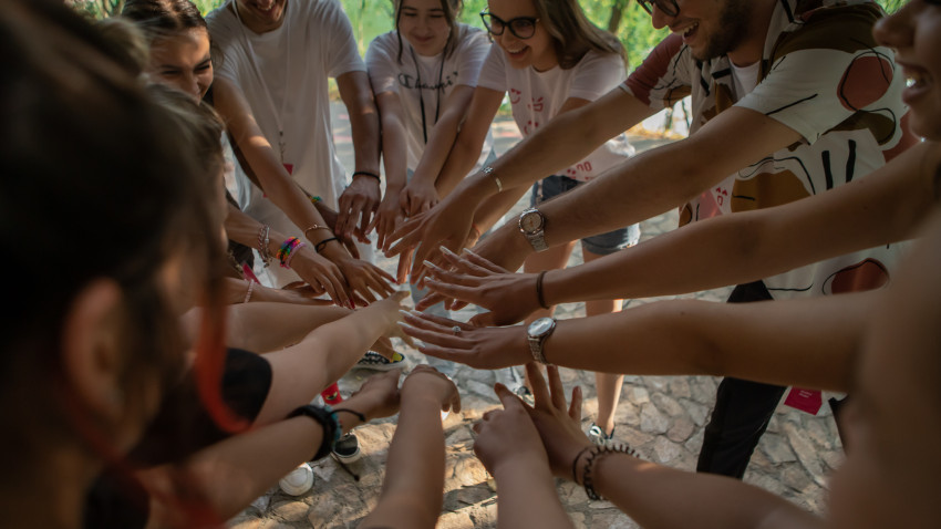 TU cum faci lumea să semene cu tine?