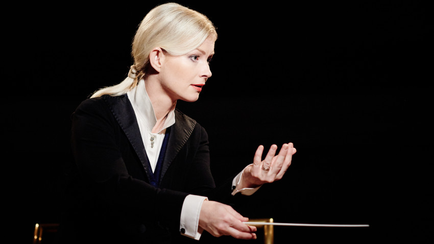 Dirijoarea Anu Tali, pe scena Festivalului Internațional George Enescu