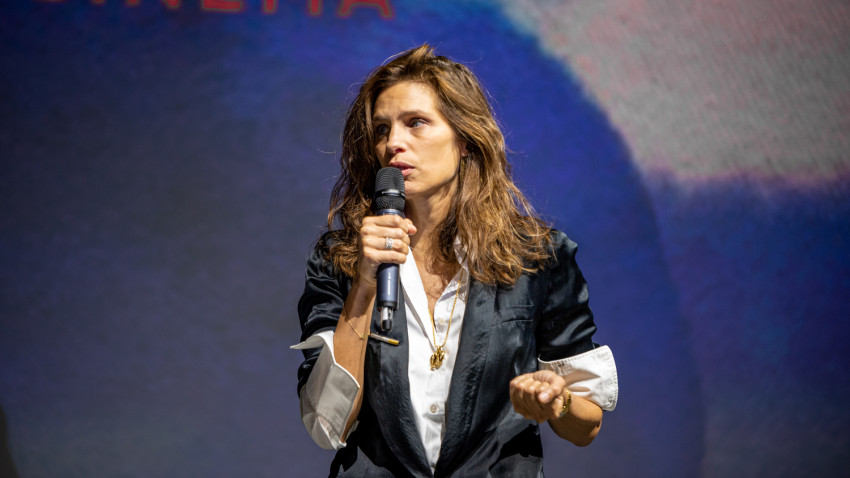 Maïwenn (Jeanne du Barry): un Q&A de două ore jumătate cu publicul după deschiderea Les Films de Cannes à Timișoara