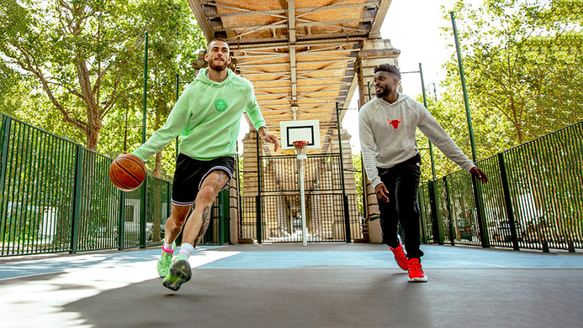 Decathlon prelungește parteneriatul cu NBA la nivel internațional. Retailerul va lansa o gamă extinsă de produse licențiate NBA în Africa, Asia, Europa, Orientul Mijlociu și America Latină