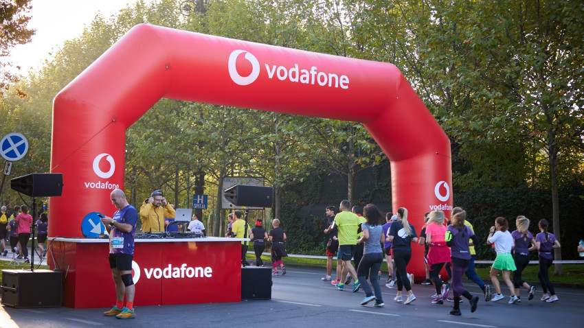 OXYGEN și Vodafone au adus împreună tehnologia și sportul la Bucharest Marathon