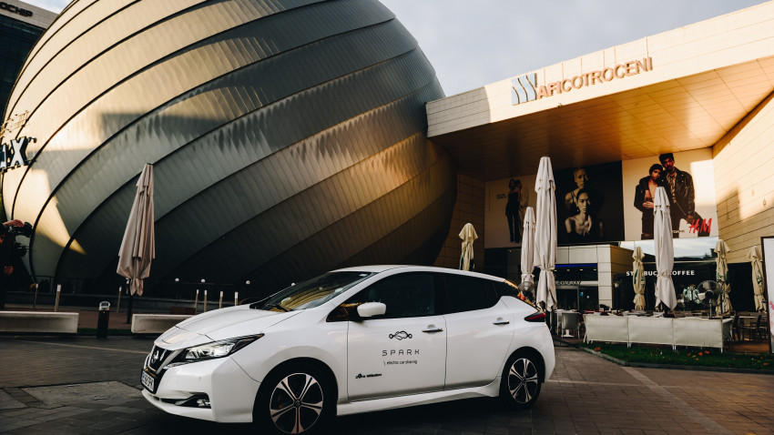SPARK s-a extins cu patru noi zone în București. Peste 46.000 de clienți folosesc în prezent serviciul de car-sharing electric, cu o medie de 3.500 de curse pe săptămână