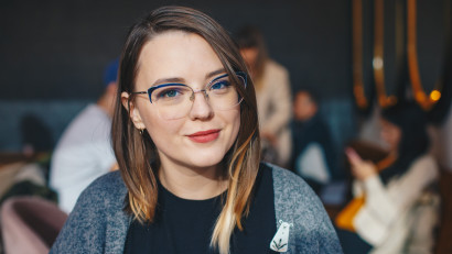 [Marketer profile] Iulia Văcăroiu: Dacă vrei să comunici autentic și matur, trebuie să vorbești și despre lucrurile neplăcute, iar asta e probabil cea mai faină schimbare prin care a fost marketingul obligat să treacă &icirc;n ultimii ani
