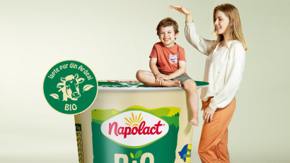 Merită BIO, noua campanie Napolact BIO semnată de Propaganda, inspiră &icirc;ncredere tuturor părinților &ndash; &bdquo;Tu &icirc;l crești mare și puternic&rdquo;