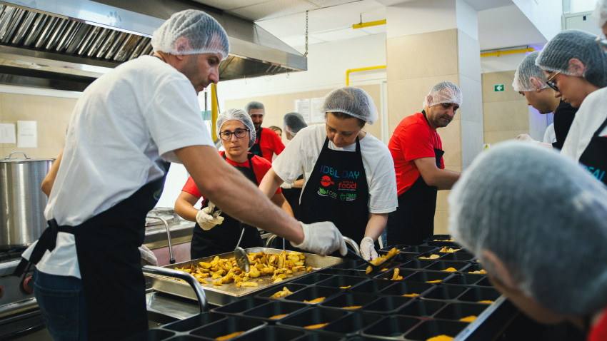 Edenred a oferit 1.200 de porții de mâncare persoanelor din categorii vulnerabile în cadrul Ideal Day, o zi dedicată faptelor bune