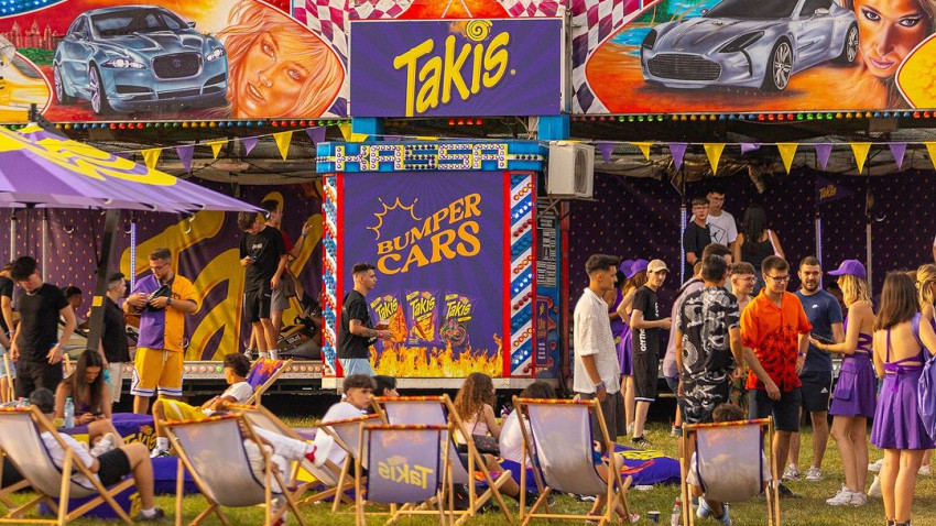 Takis încinge distracția la Beach, please!: the spicy snack with a festival theme park