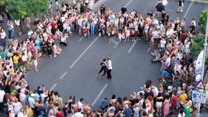 Momente demne de un record la Noaptea Dansului: Bucureștiul scrie istorie cu cel mai mare dans colectiv pe Calea Victoriei