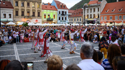 Noaptea Dansului a adus energia și frumusețea dansului &icirc;n Inima Brașovului