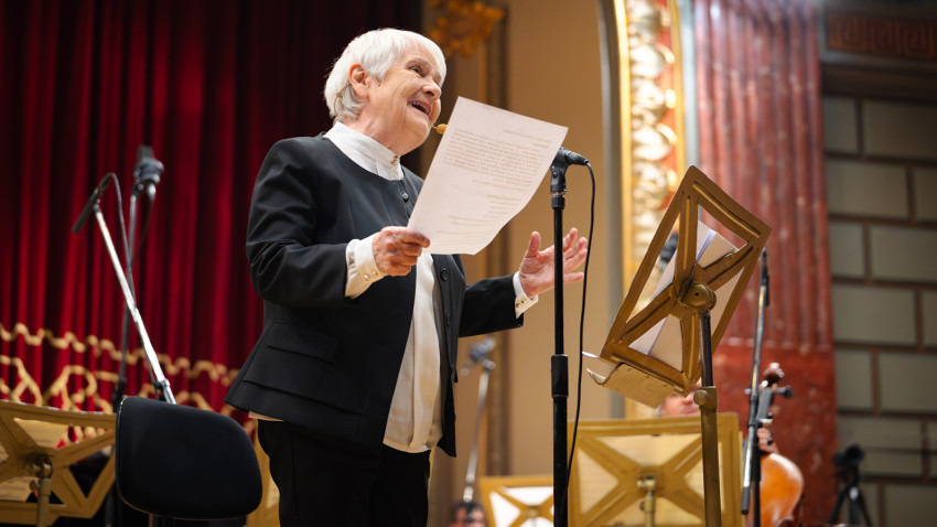 Povești de Moș Nicolae: Magie prin vocea Alexandrinei Halic și muzica lui Ceaikovski, împletite într-o Poveste de Decembrie