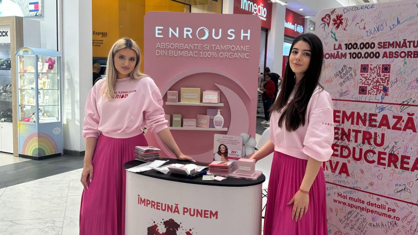 Hostessele RedSem alături de Enroush în campania de CSR pentru reducerea TVA-ului la absorbante
