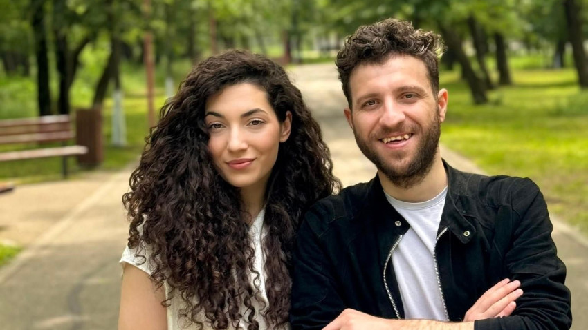 [Newsletter Collection] Andreea Păsărelu & Marco Badea: Încercăm să-i facem pe oameni să fie la curent cu dinamica în care se schimbă lumea. Pentru că ea se schimbă și trebuie să fim pregătiți