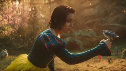 Primul lungmetraj Disney, &icirc;ntr-o reinterpretare live-action plină de magie, la 88 de ani de la prima apariție:&nbsp;Snow White&nbsp;din martie pe marile ecrane