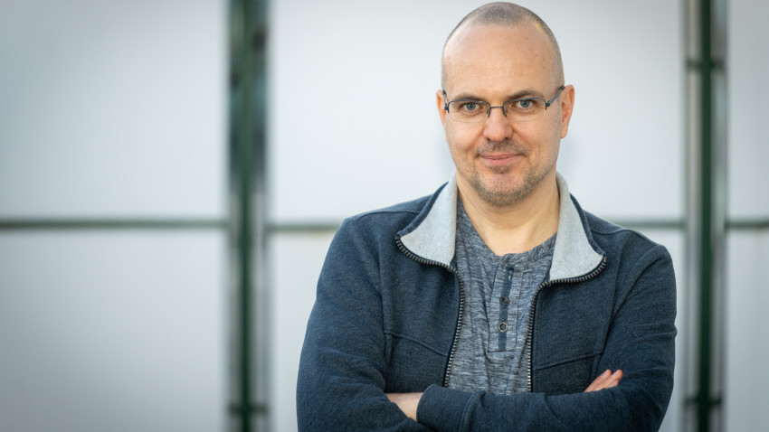 EthicalMediaMarketplace | România 2035. Adrian Mihălțianu: Dacă vrem să ne recăpătăm încrederea în noi, ca popor, trebuie să vorbim și despre ce merge bine aici