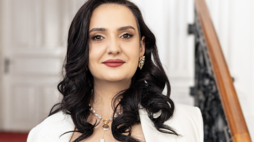 Ana Maria Ruiu - între Catedră și Creativitate: Povestea din spatele Savelli Communication