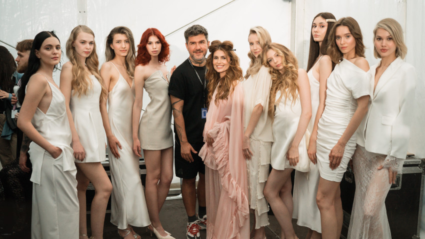 Coafura devine manifest: #HAIRSTYLEVOLUTION Collection, activarea cu care Philips a cucerit podiumul de la Romanian Creative Week