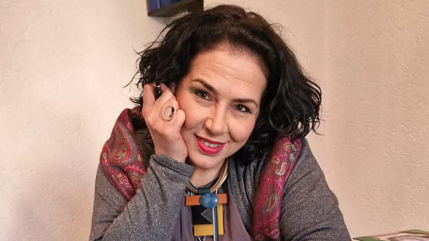 [Hai cu votul] Ana Barton: Ca să fii implicat politic e nevoie doar să trăiești. Iar ca să trăiești trebuie s-o faci în funcție de ceea ce decid cei care conduc țara