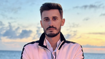 [Hai cu votul] Mihai Zmenta: Deși nu-s legat cu lanțuri de păm&acirc;ntul din țara asta, &icirc;mi place Rom&acirc;nia. E acasă. Aici vreau să trăiesc