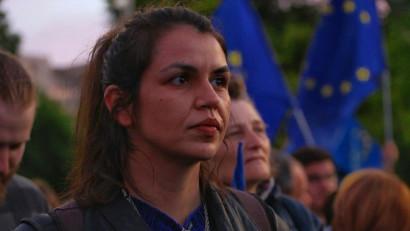 [Hai cu votul] Andreea Petruț: Votul nu schimbă lumea peste noapte și nu repară toate nedreptățile structurale, dar absența lui poate deschide uși periculoase pentru democrație