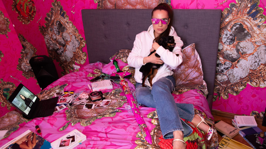 Alexandra Sand: Mi se pare esențial ca arta să nu fie ceva inaccesibil, ci un spațiu în care oamenii pot simți, gândi și dialoga sincer