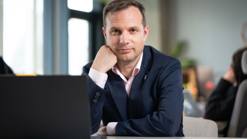 Holisun: Peste 1.500 de zile economisite anual și alte beneficii ale digitalizării educației universitare